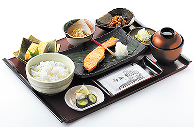 朝食