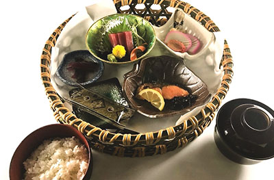 朝食
