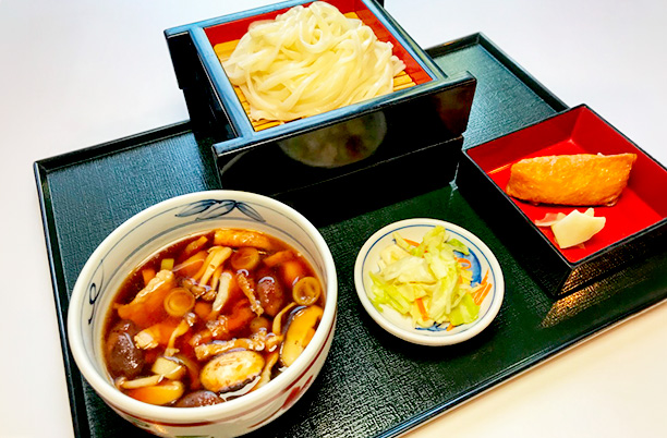 きのこ肉汁うどん